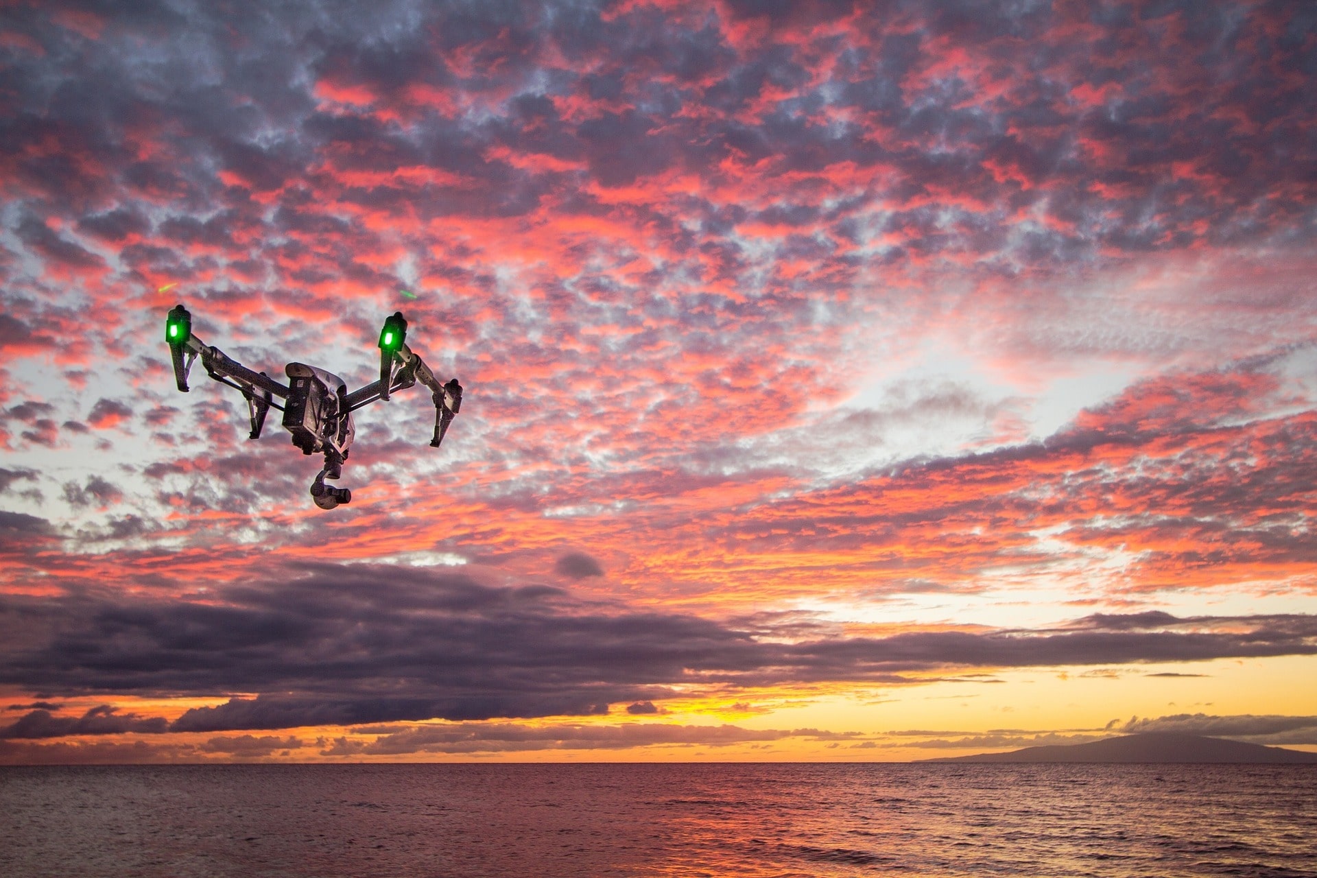 drone-698564_1920-min.jpg