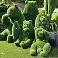 Kreativitás mesterfokon! Növényi szobrok a kertben
