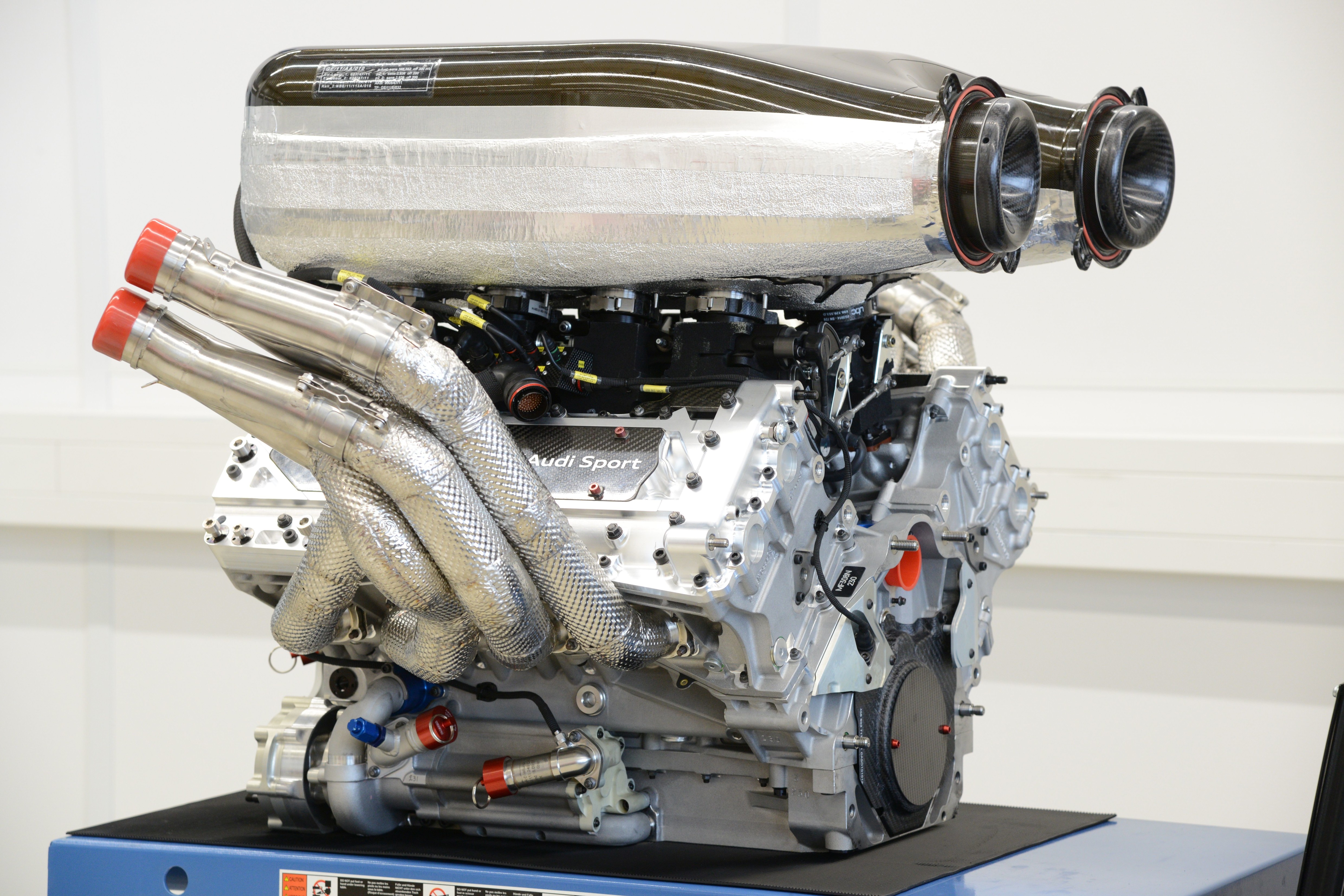 audi-rs5-dtm-motor.jpg