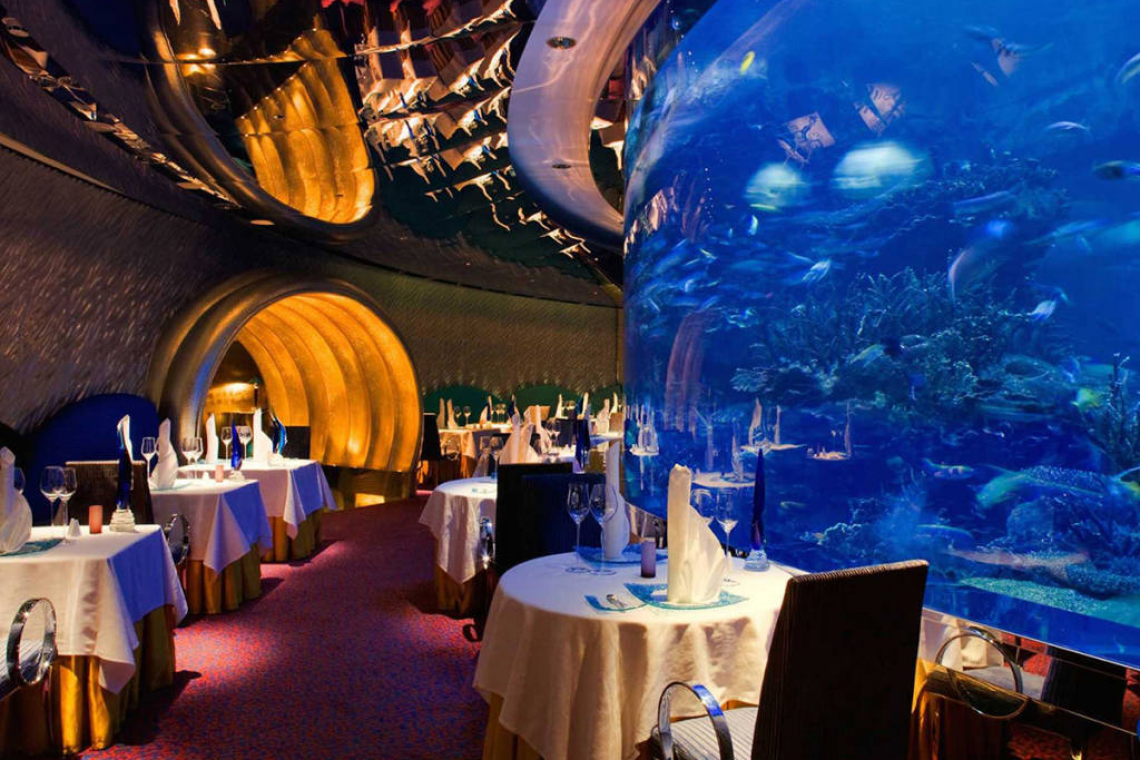 Akvárium a hotel éttermében