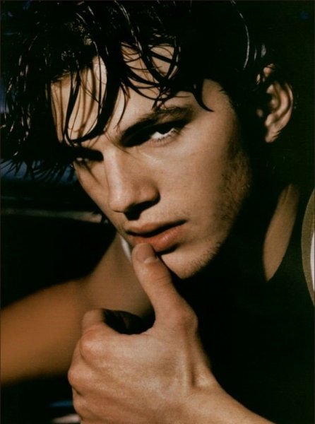 Ashton Kutcher 3