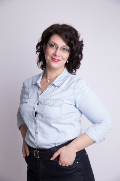 óvári-gabriella-400x600.jpg