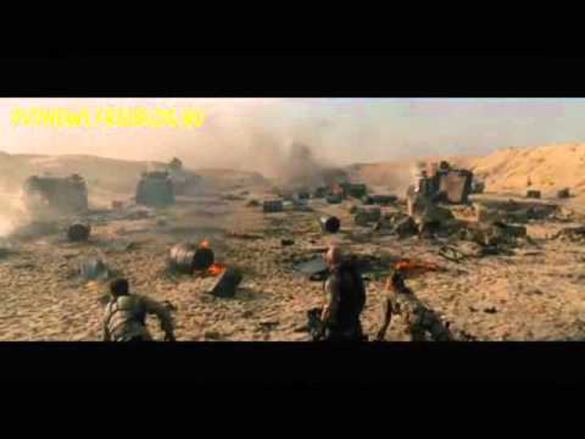 Bruce Willis: kigyúrt kopasz shotgunnal