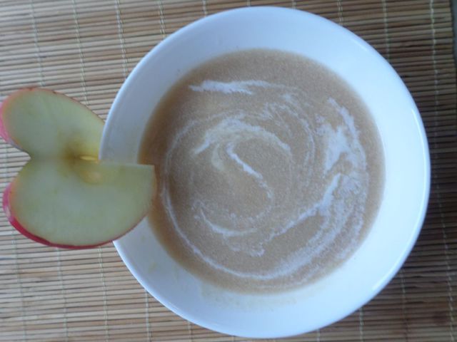 Tejszínes almakrémleves / Apple cream soup with double cream