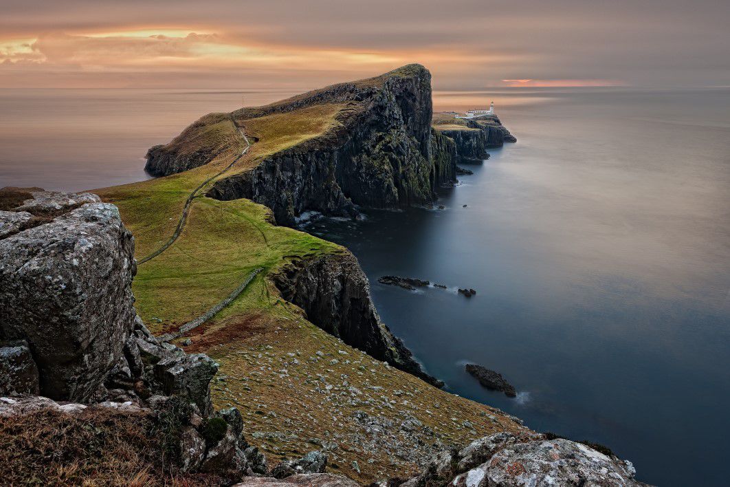 negative-space-sea-cliffs-mountains-scotland-pixabay-thumb-1.jpg