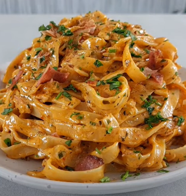 creamy_bacon_tagliatelle_tesztaimadok_kedvence.png