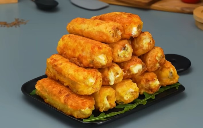 sajtos-gombas_toltott_csirkemell_salataval_2_0.jpg