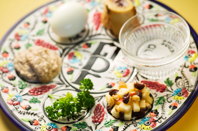 april-web-passover-seder-plate.jpg