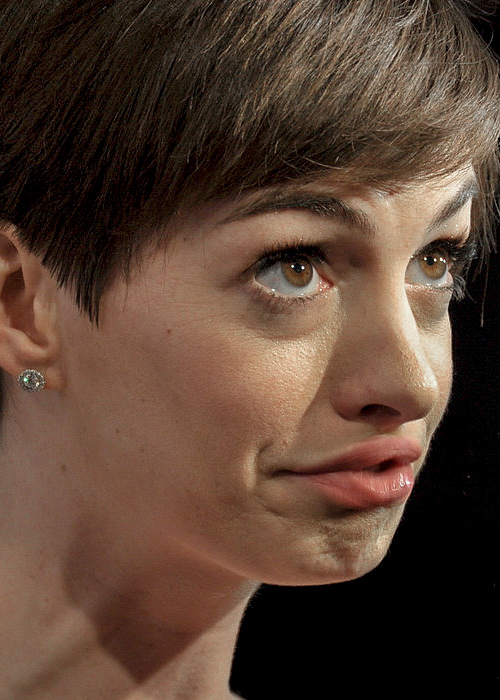 close-up_anne_hathaway.jpg