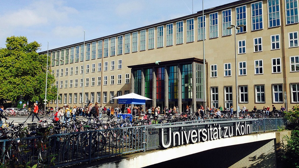 unikoln_hauptbegaude.jpg