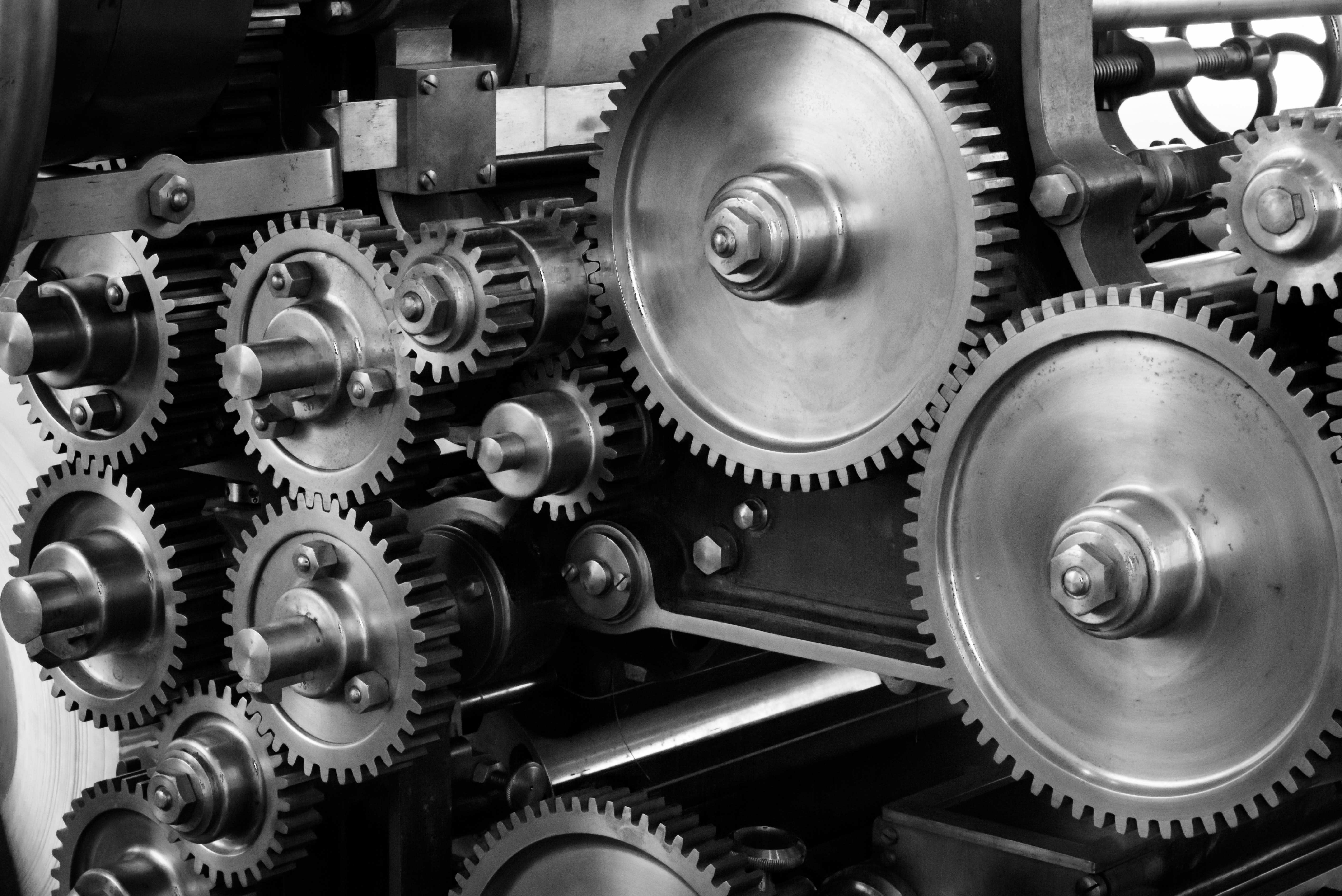 gray-scale-photo-of-gears-159298.jpg