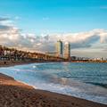 Betiltották a dohányzást a barcelonai strandokon