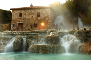Cascate del Mulino - Egy vízesés, amely megmasszíroz