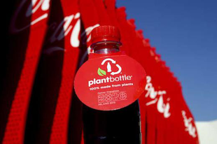 100%-ban növényi alapú palackok a Coca-Colánál