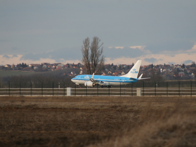 KLM újdonságok: Fast Track Pesten és 4 járat Amszterdamba