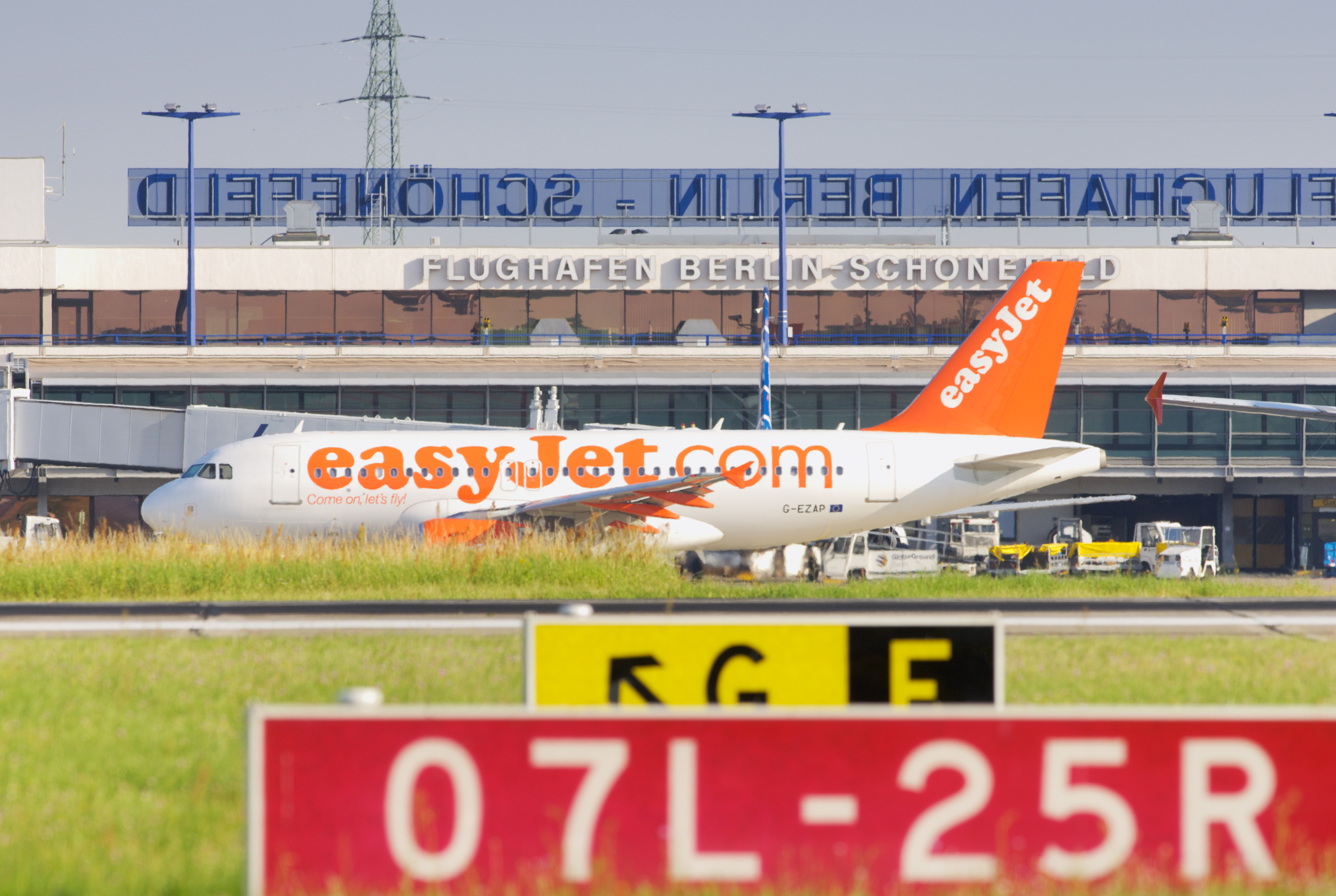 2011-easyjet.jpg