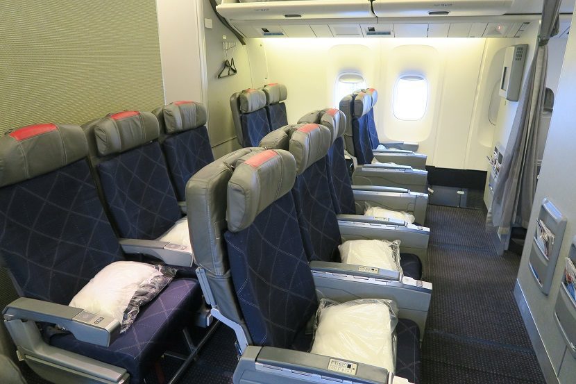 aa-american-767-300-economy-mini-mce-cabin-830x553.jpg