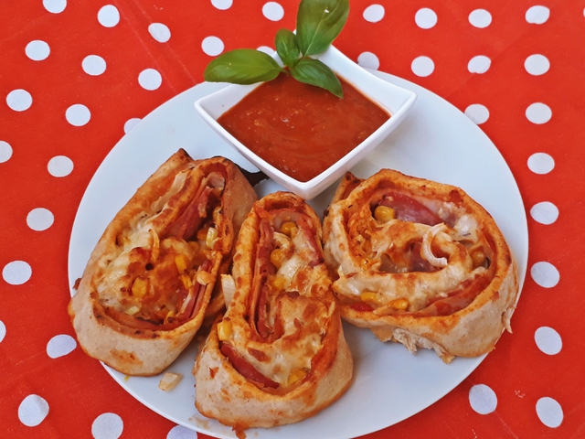 Pizzáscsiga zöldséges házi „ketchuppel”