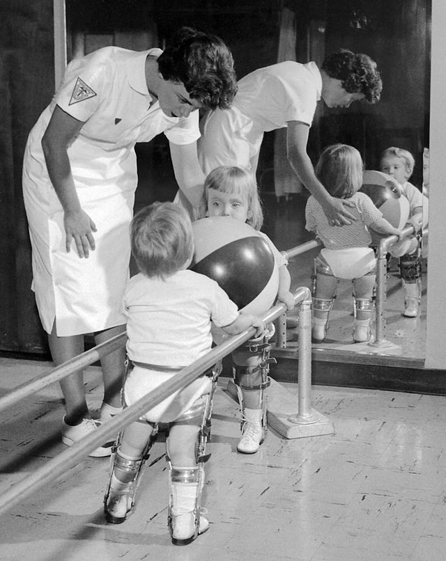 640px-Polio_physical_therapy.jpg
