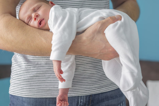 Miért van annyi baj a babák alvásával?
