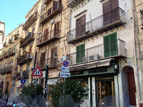 Palermoi utcakép 