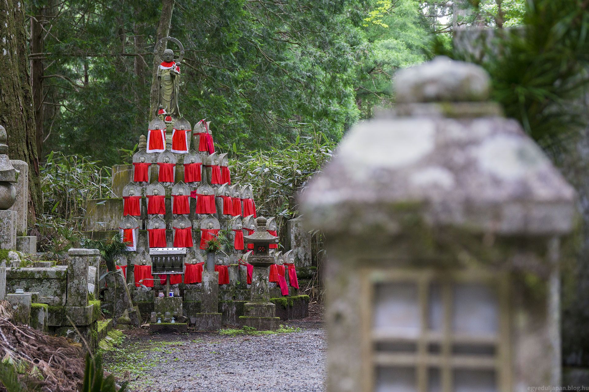koya-okunoin-temeto.jpg