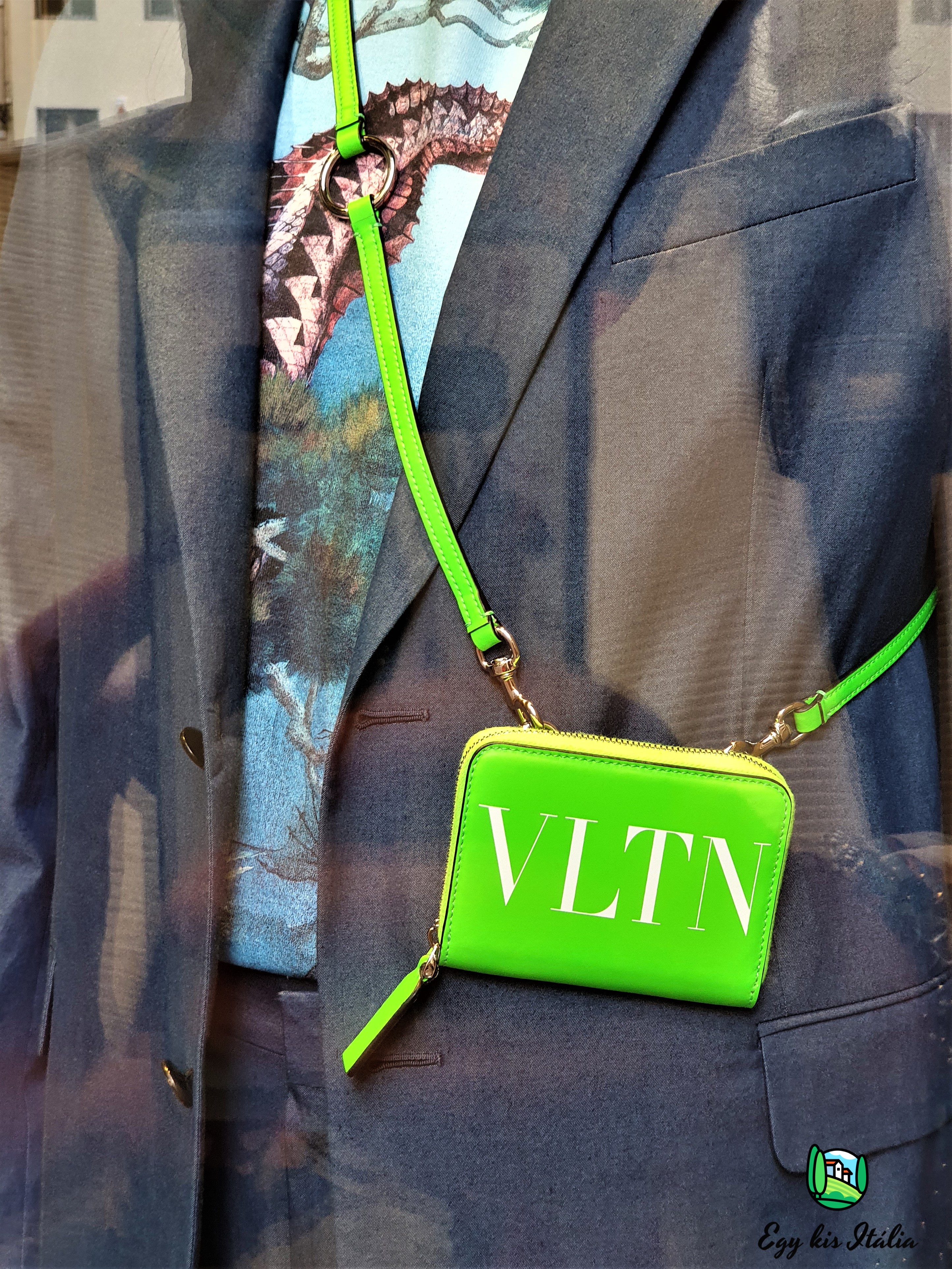 vltn_neon.jpg