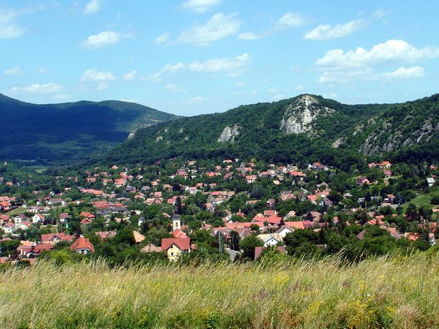 1945