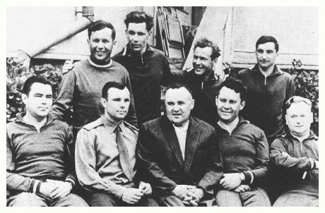 01-gruppenfoto-su-astronauten-in-sochi-1961-original_1.jpg