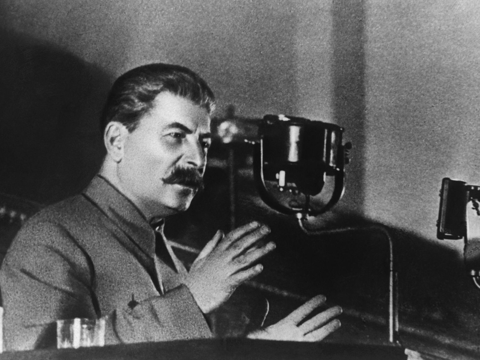 joseph-stalin-f65fd158dc8b4765a3aad5decee3092b.jpg