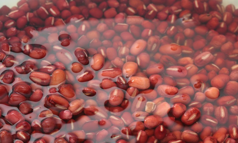 soaking-kidney-beans-e1452876571678.jpg