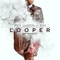 Looper, az első poszter