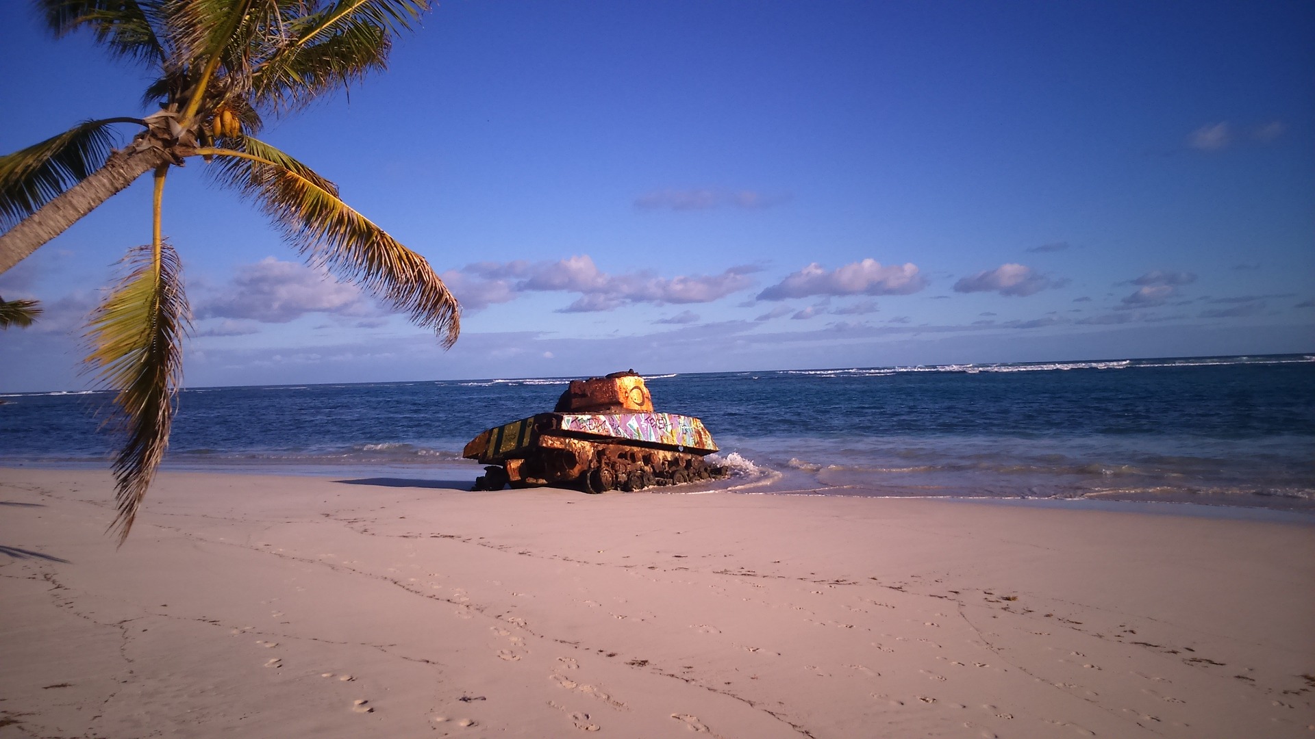 flamenco-beach-1240948_1920.jpg