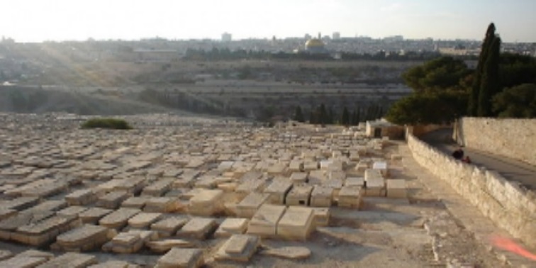 azon_a_napon_abban_az_oraban.jpg