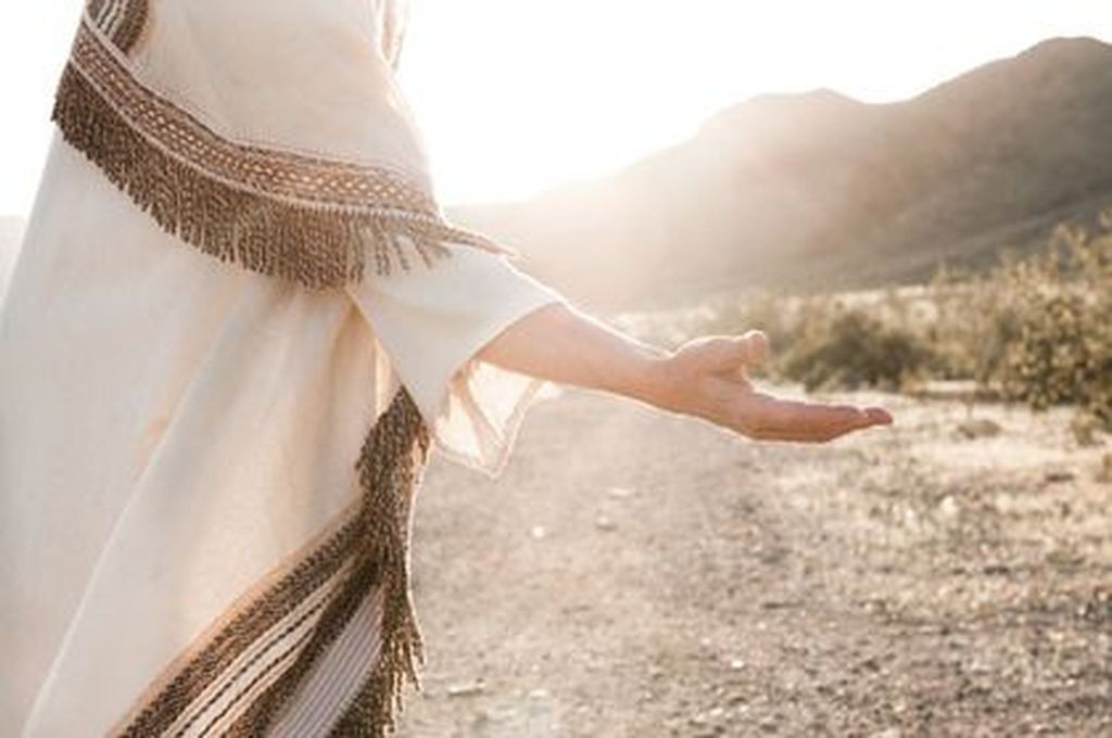 jesus-reaching-out.jpg