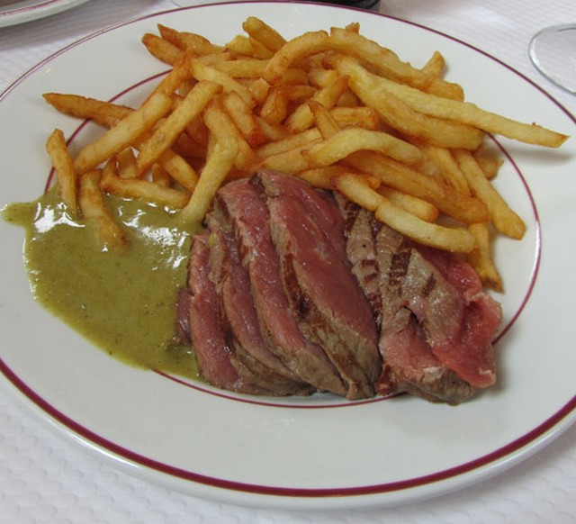 Le Relais de Venise steak.jpg