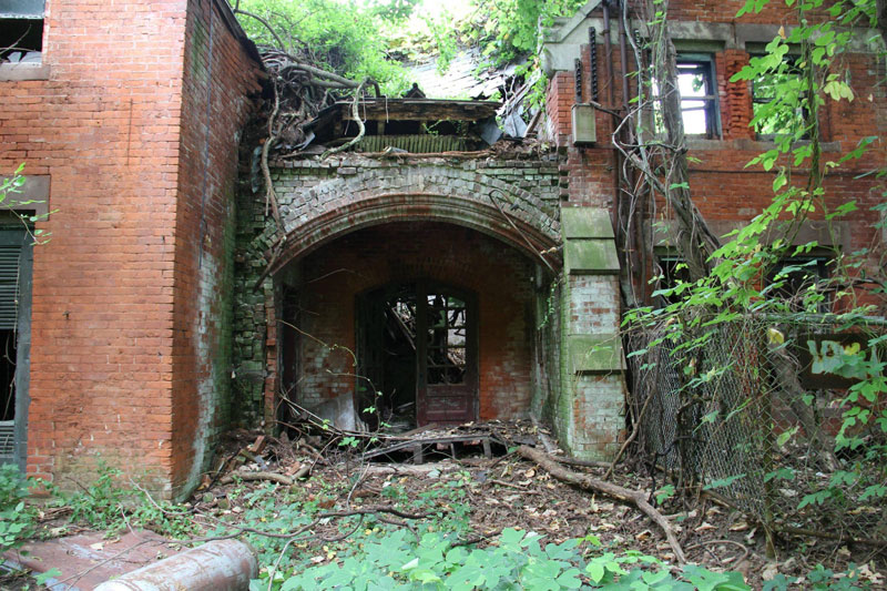 North Brother Island, New York.jpg