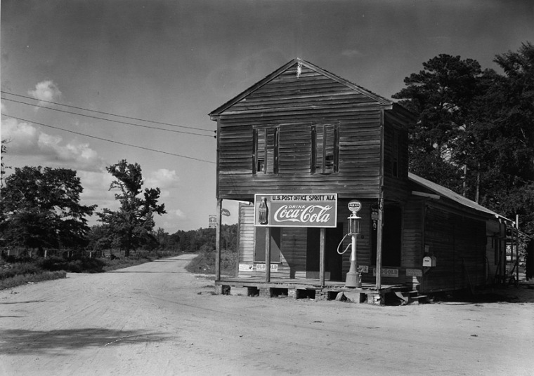 Üzlet a kereszteződésben, Sprott, Alabama, USA, 1936 (Walker Evans)