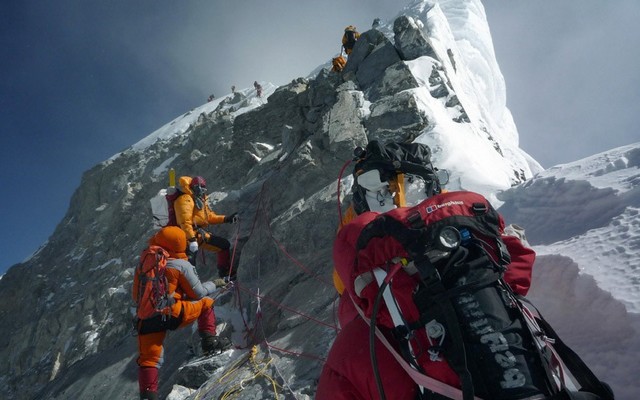 legtöbb ember az Everesten.jpg