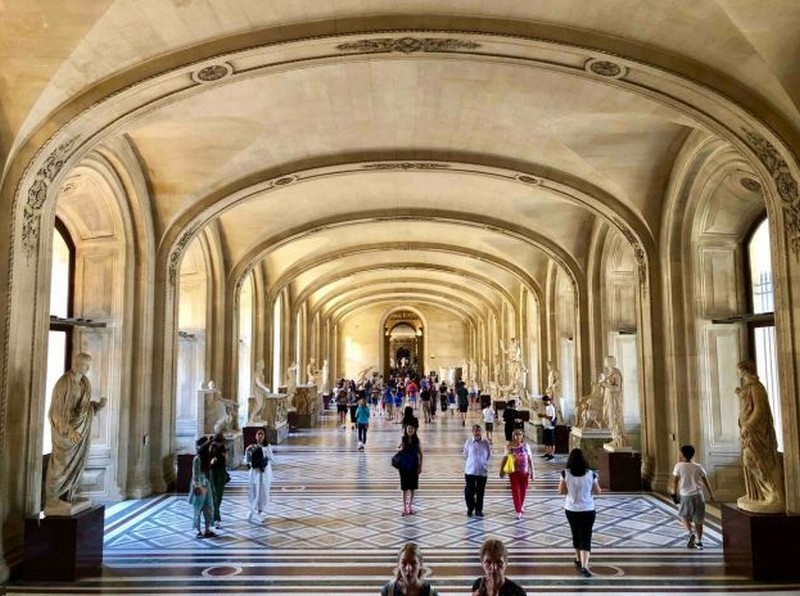 louvre_1.jpg