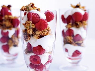 granola-yogurt-parfait.jpg