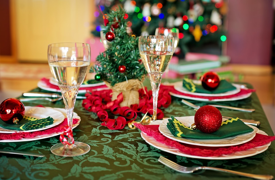 christmas-table-1909797_960_720.jpg