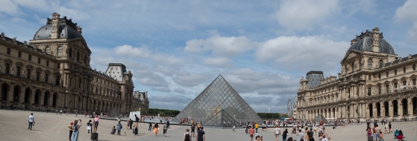 15_louvre_pyramide_kicsik.jpg