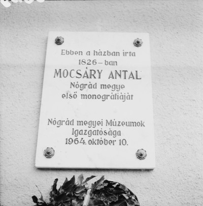 mocsary-emlektabla-a-karancslapujtoi-kastelyon_-zolyomi-jozsef-felv.jpg