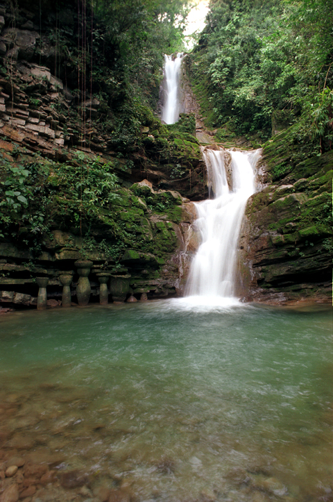 53250384.Las_Pozas.jpg