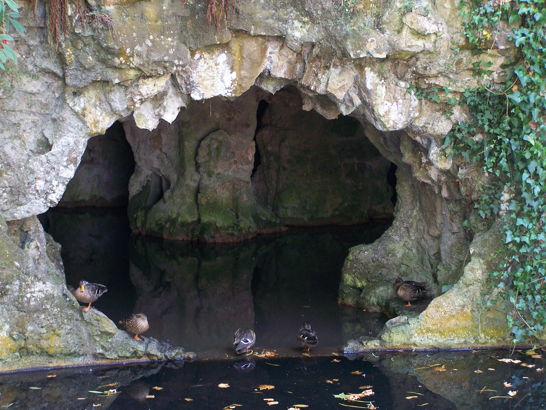 Palacio-da-Regaleira_Gruta-do-Labirinto3_Sintra_Set-07.jpg