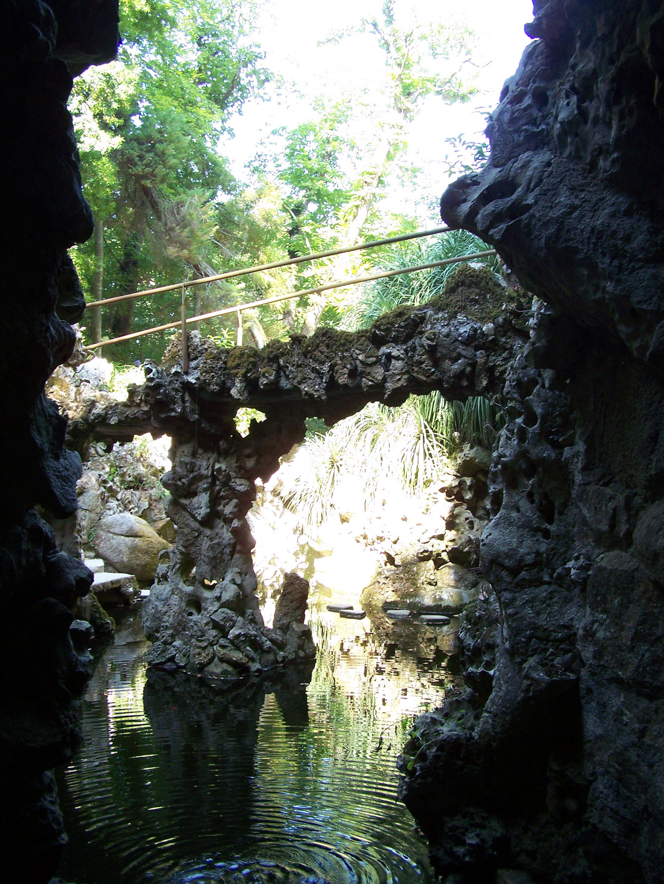 Palacio-da-Regaleira_Lago-da-Cascata_Sintra_Set-07.jpg