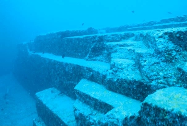 yonaguni_japan1.jpg