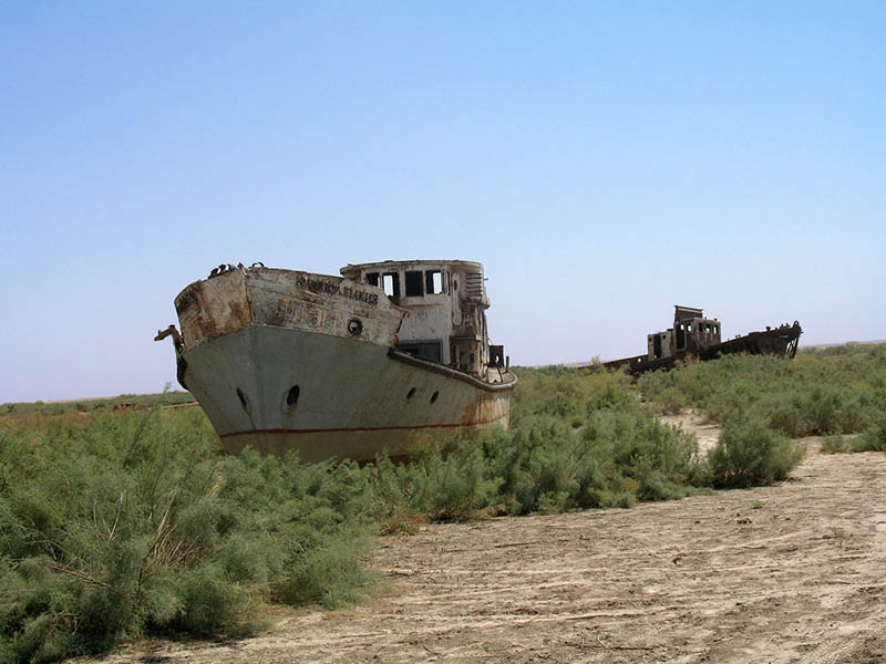 Orphaned-ships-in-the-former-Aral-Sea-harbor-of-Mo‘ynoq-Uzbekistan.jpg