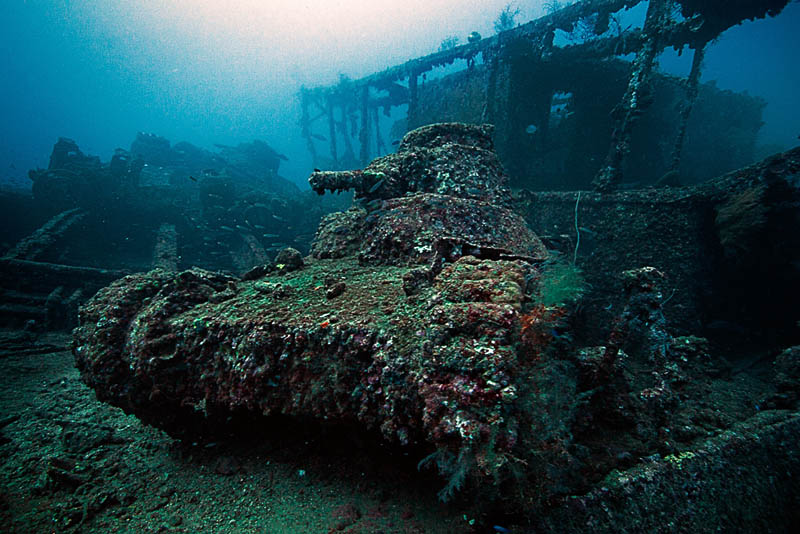 light-tank-on-the-deck-of-the-San-Francisco-Maru-at-about-50m-depth-in-Truk-Lagoon.jpg